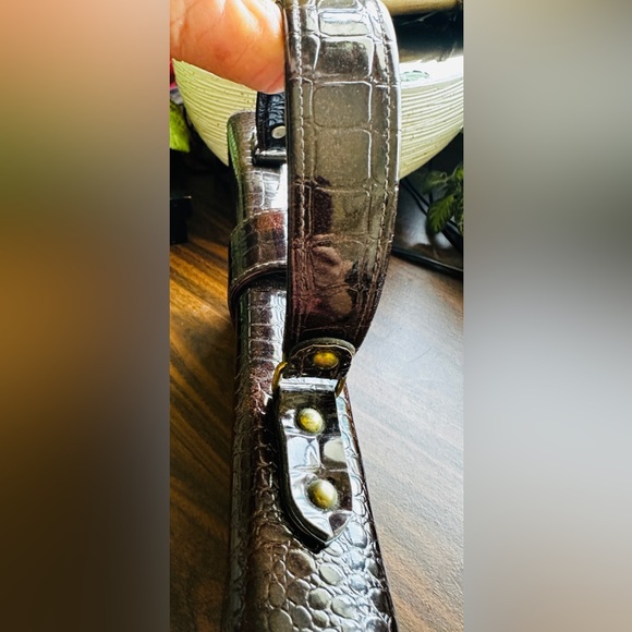 Cabrelli faux leather crocodile pattern handbag with top handle - Picture 8 of 15